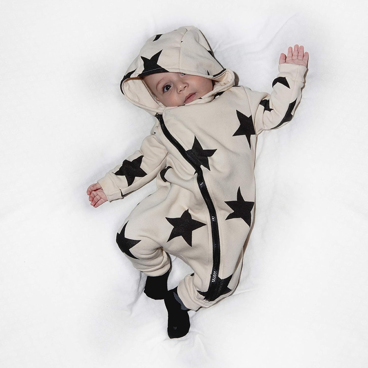 UNISEX BABY COTTON COVERALL - ASYMMETRICAL ZIP STAR HOODED OVERALL (0-6 MONTHS, BLACK - STARS)